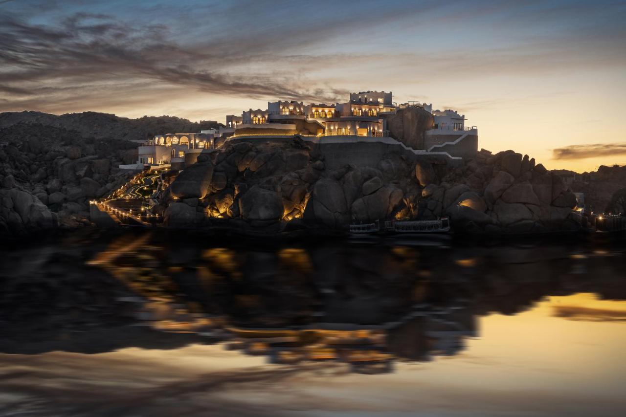Benben By Dhara Hotels - Adults Only Asuán Exterior foto The fort at night