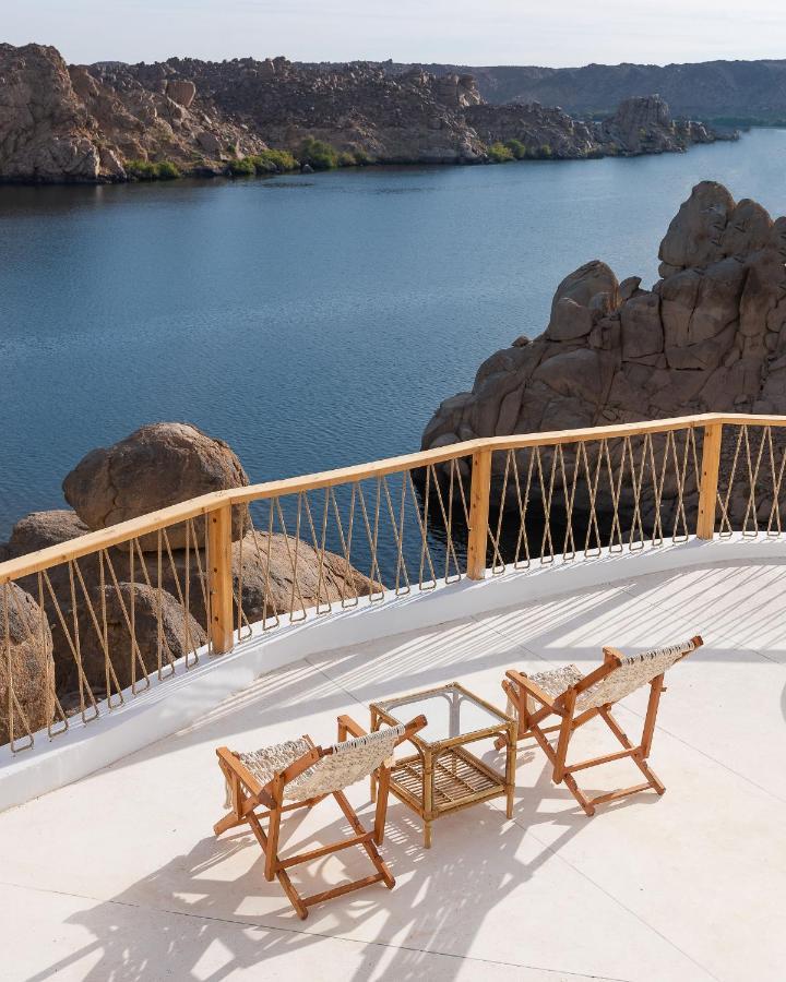 Benben By Dhara Hotels - Adults Only Asuán Exterior foto A balcony with a view of the sea