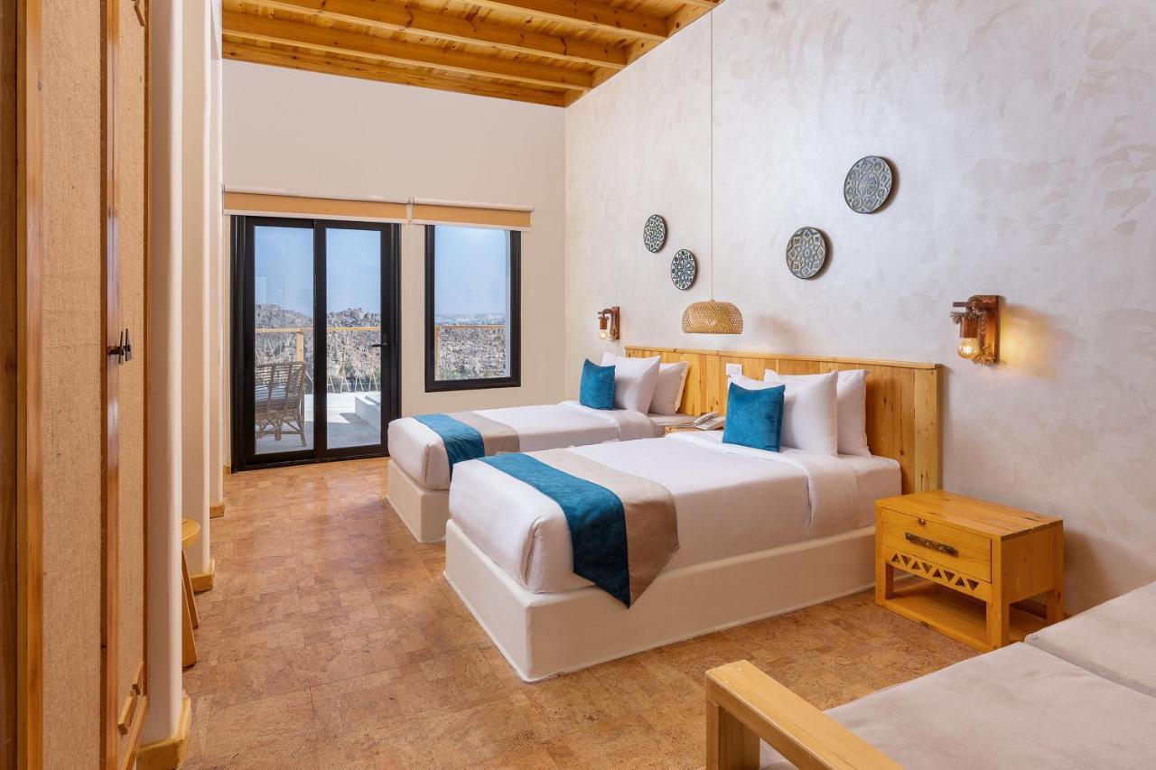 Benben By Dhara Hotels - Adults Only Asuán Exterior foto A guest room at the Santa Clara Inn