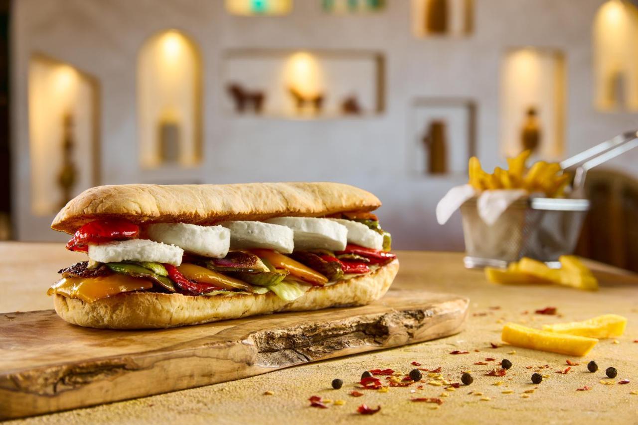Benben By Dhara Hotels - Adults Only Asuán Exterior foto A vegetarian baguette