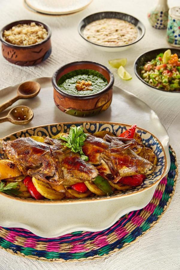 Benben By Dhara Hotels - Adults Only Asuán Exterior foto Shawarma